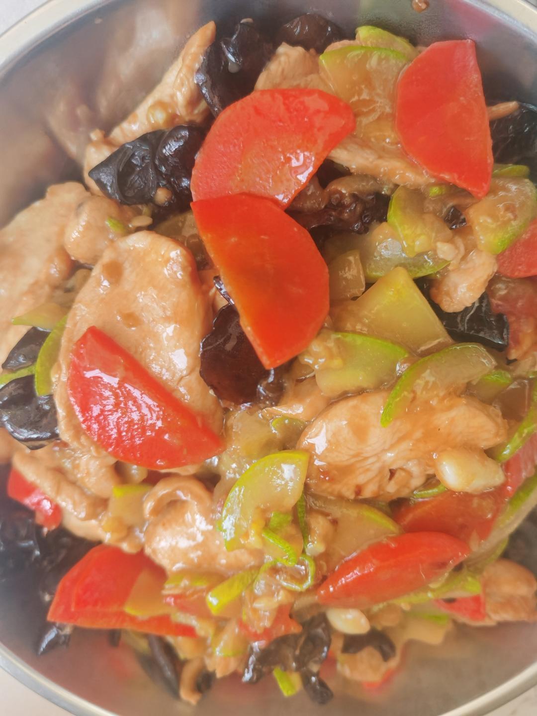 减肥快手菜—西葫芦炒鸡胸肉