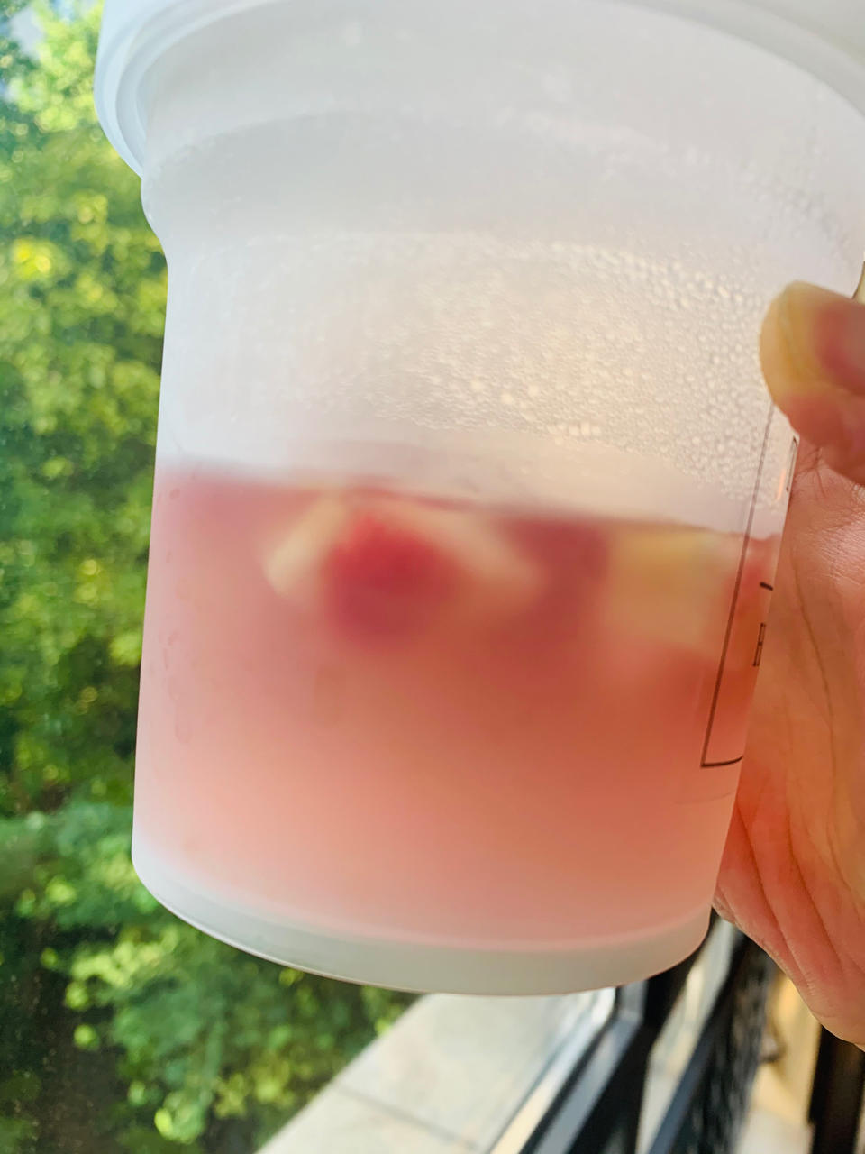 网红桃子冻椰奶饮甜品