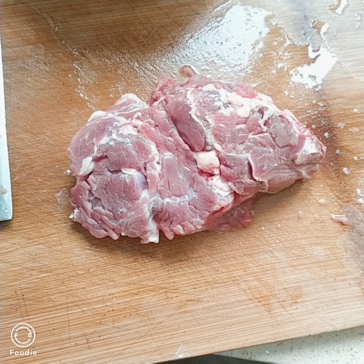 牛肉馅饼（肉馅调法）的做法 步骤1