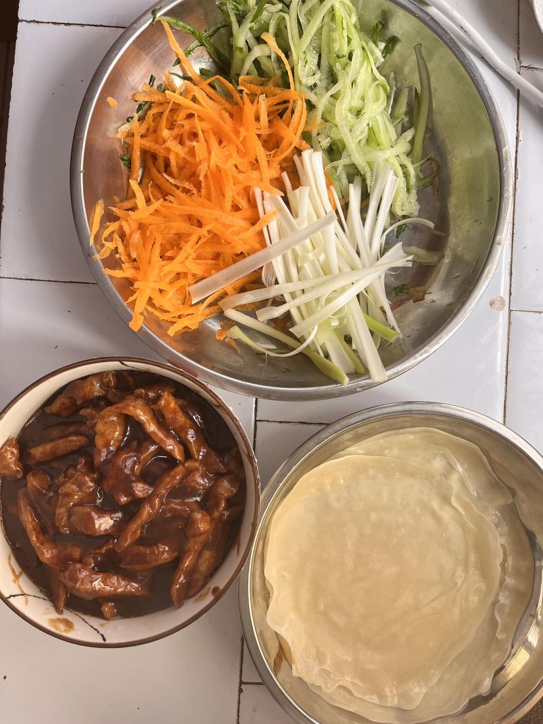学做京酱肉丝，带饼的