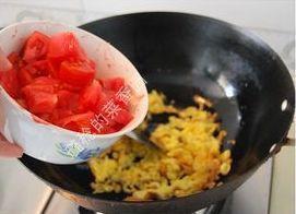 西红柿炒鸡蛋的做法 步骤2