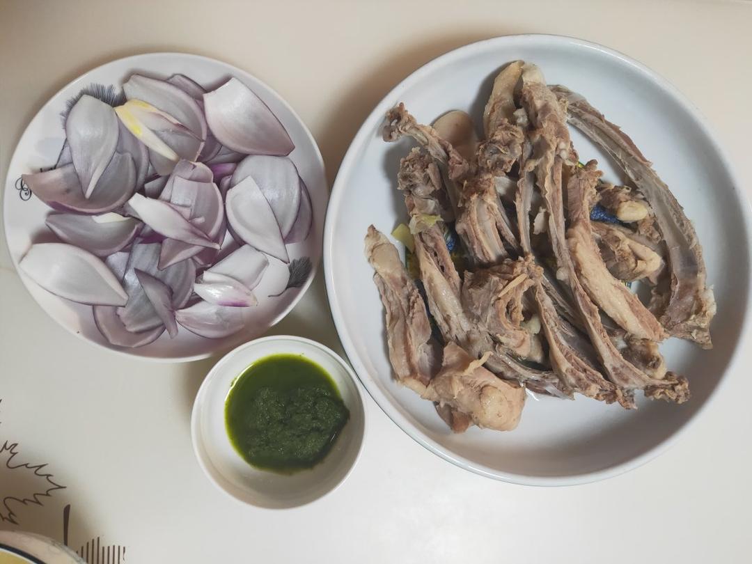 清炖小羊排（非常简单粗暴的草原手把肉炖法，自调干湿蘸料，羊汤乳白，热量低）