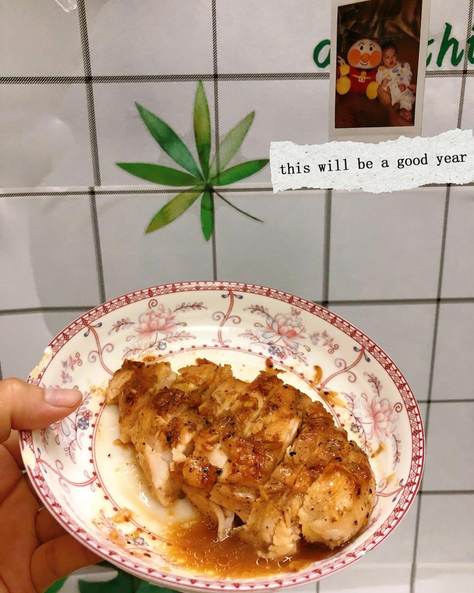 酷炫屌炸天好吃的煎鸡胸肉（香蒜蜂蜜煎鸡胸肉）