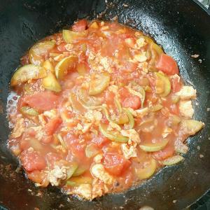 西葫芦炒蛋加番茄的做法 步骤3