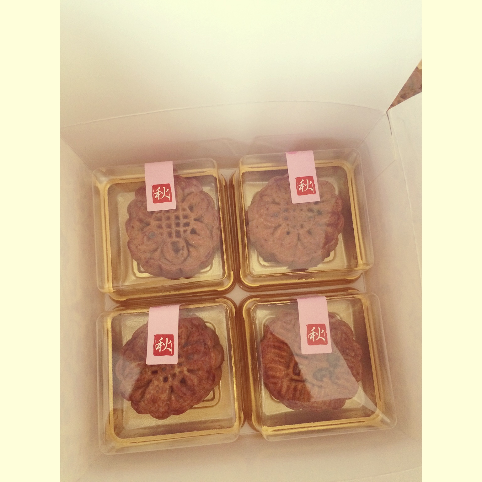 广式月饼—蛋黄莲蓉月饼