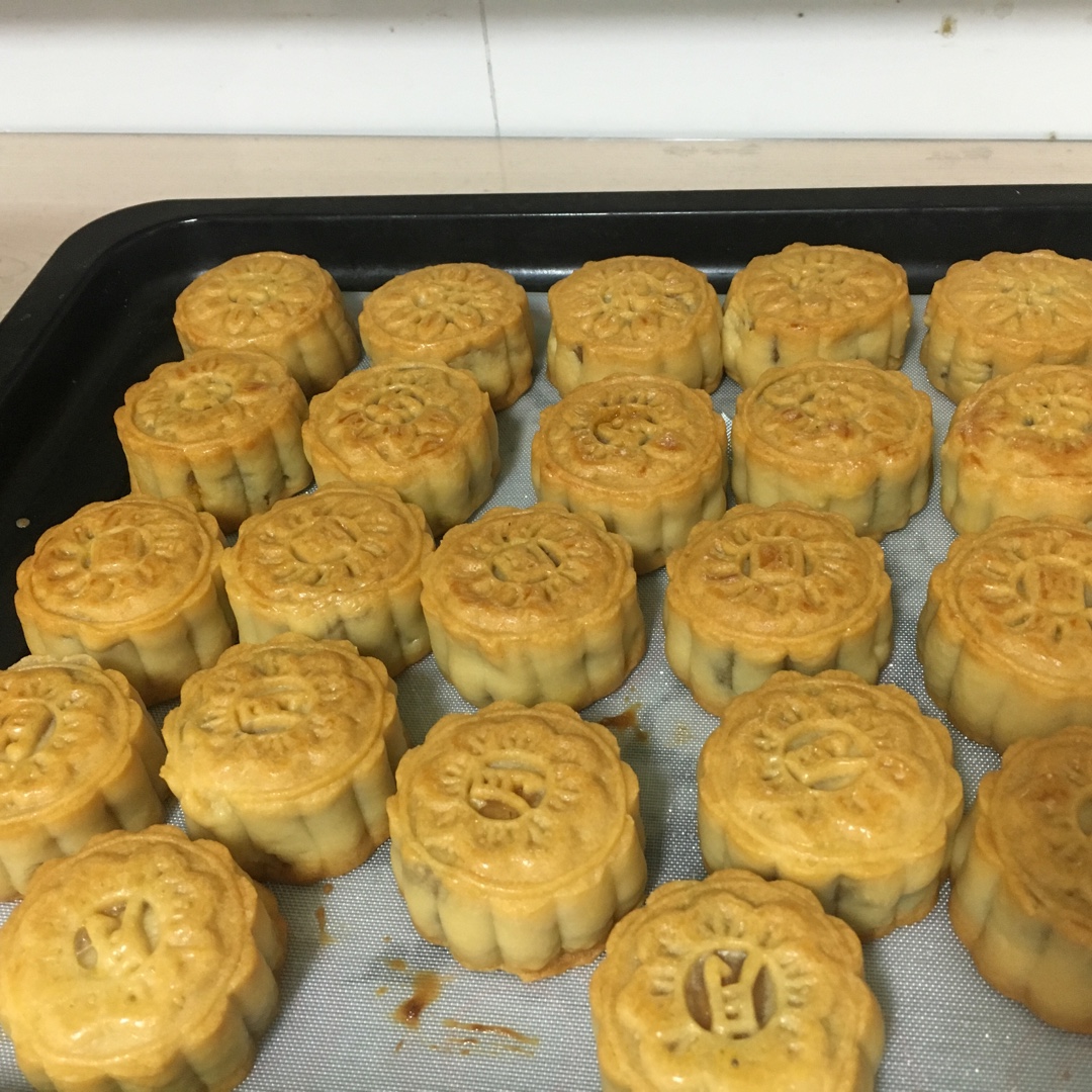 广式月饼——蛋黄莲蓉月饼