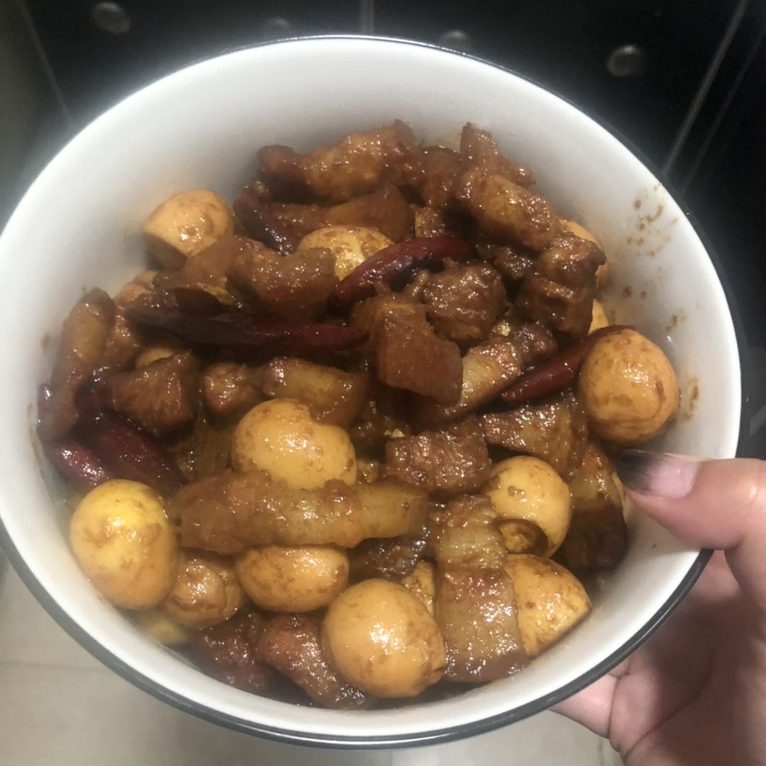 不放油的红烧肉+鹌鹑蛋