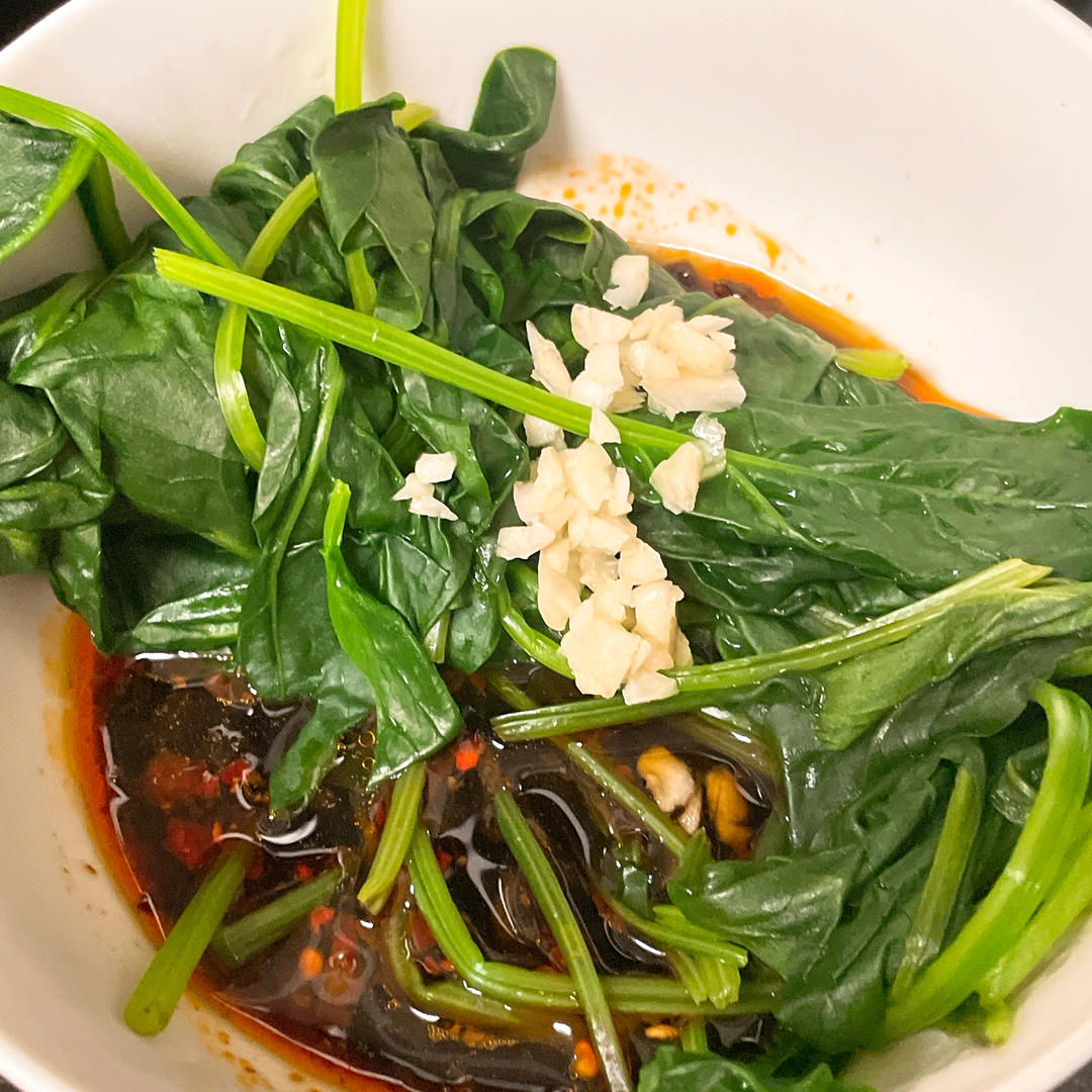 凉拌菠菜(家传秘方)