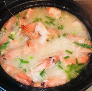 砂锅海鲜虾粥（配料简单，超简易冷冻海虾版）的做法 步骤9