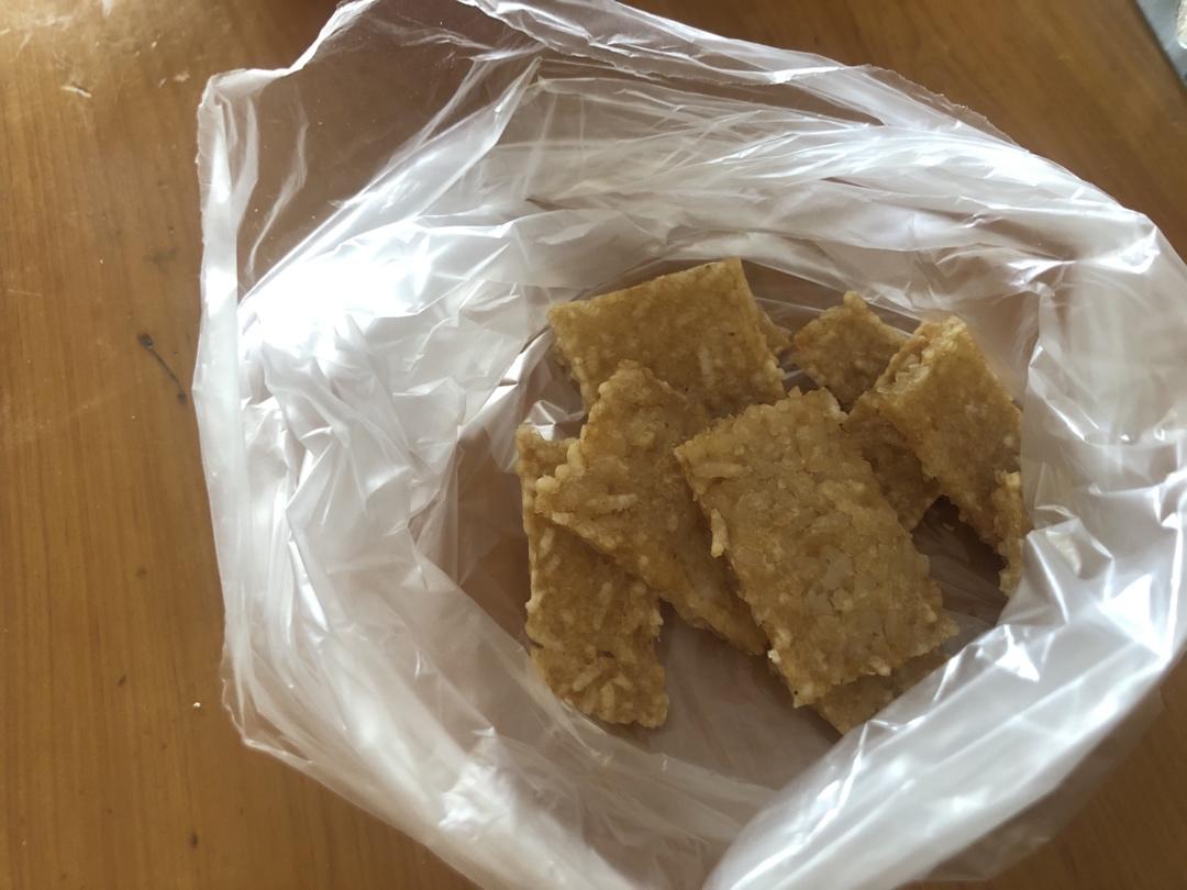 【大恬的小厨房】剩米饭自制非油炸咸蛋黄锅巴