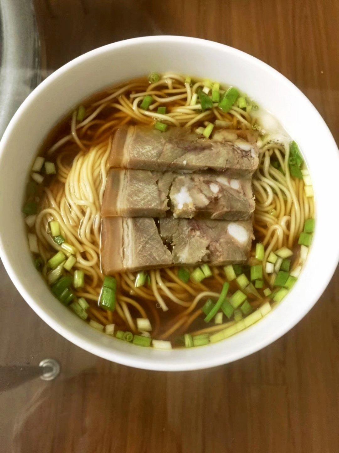 手机用户雍做的白切羊肉面