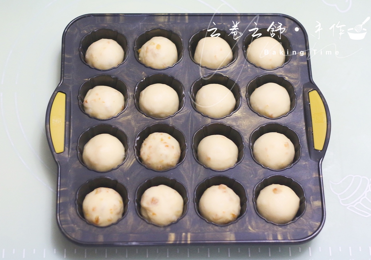 巨好吃‼️椰香浓郁🔥黄金椰蓉小面包的做法 步骤4