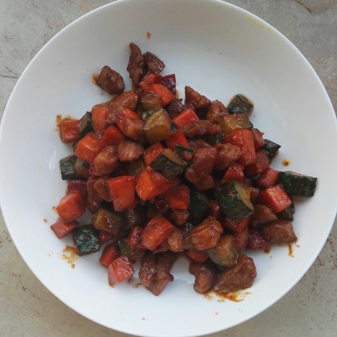 酱爆肉丁（简单快手下饭）