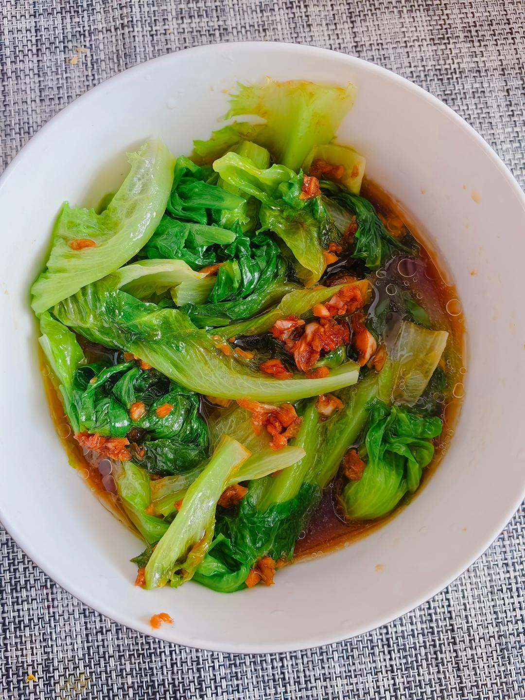 一点不输饭店的白灼罗马生菜