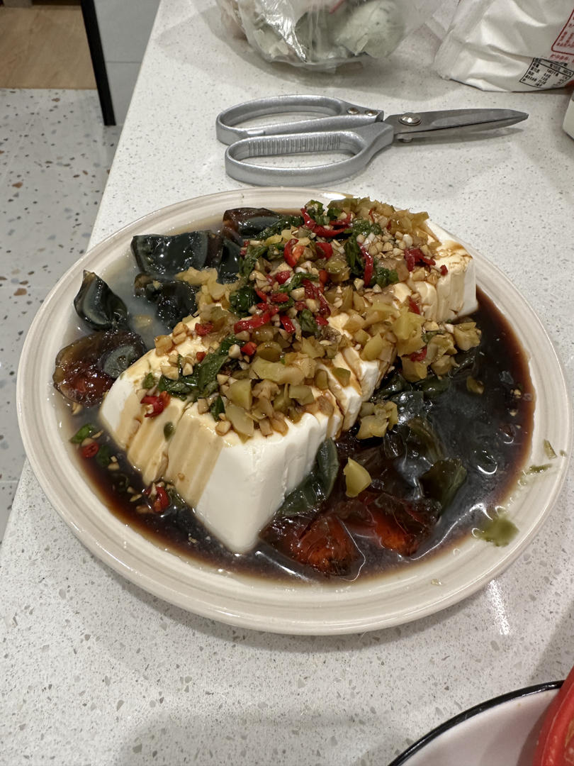 凉拌皮蛋豆腐