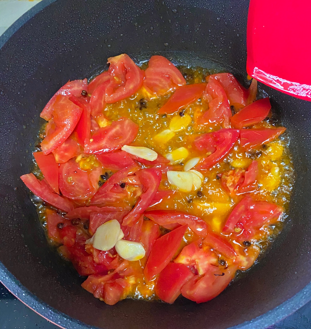 红烧茄子 比肉还香的素菜 小孩老人都爱吃的做法 步骤6
