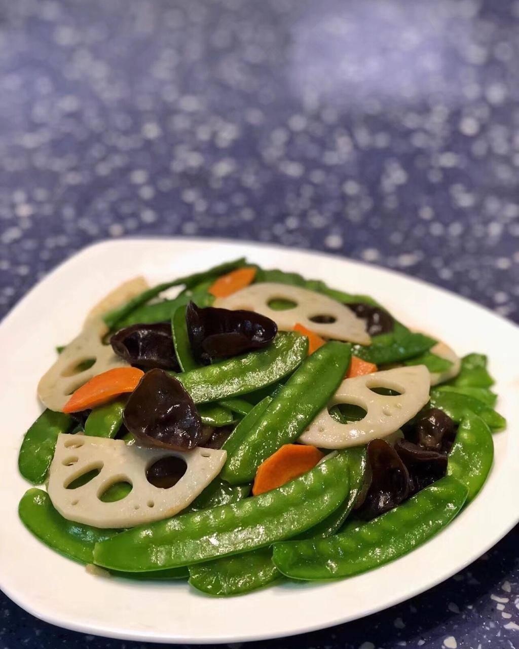 荷兰豆木耳炒藕片