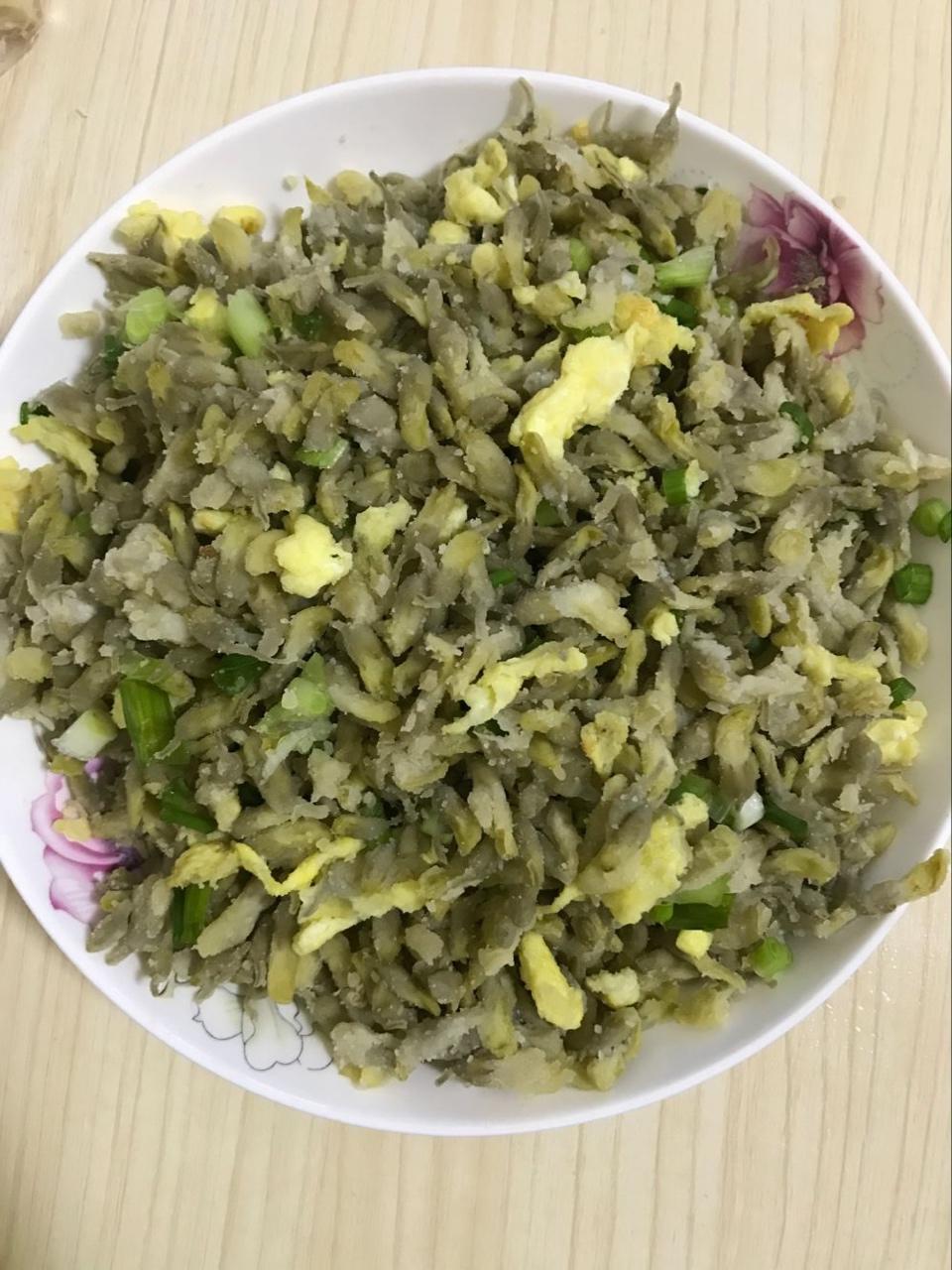蒸槐花