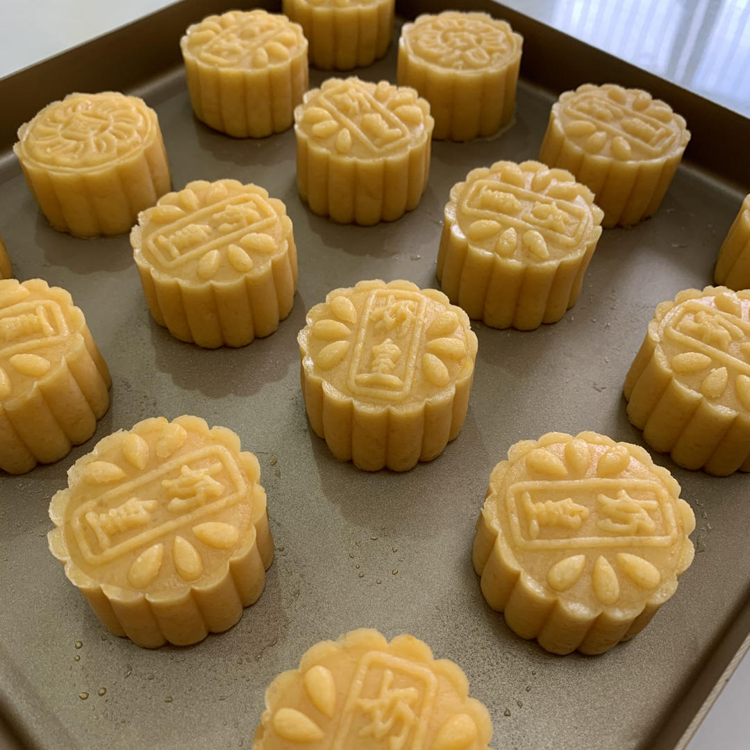还原半岛奶黄月饼