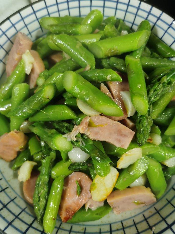 ㊙️腊味‼️芦笋炒腊肠‼️老少皆宜