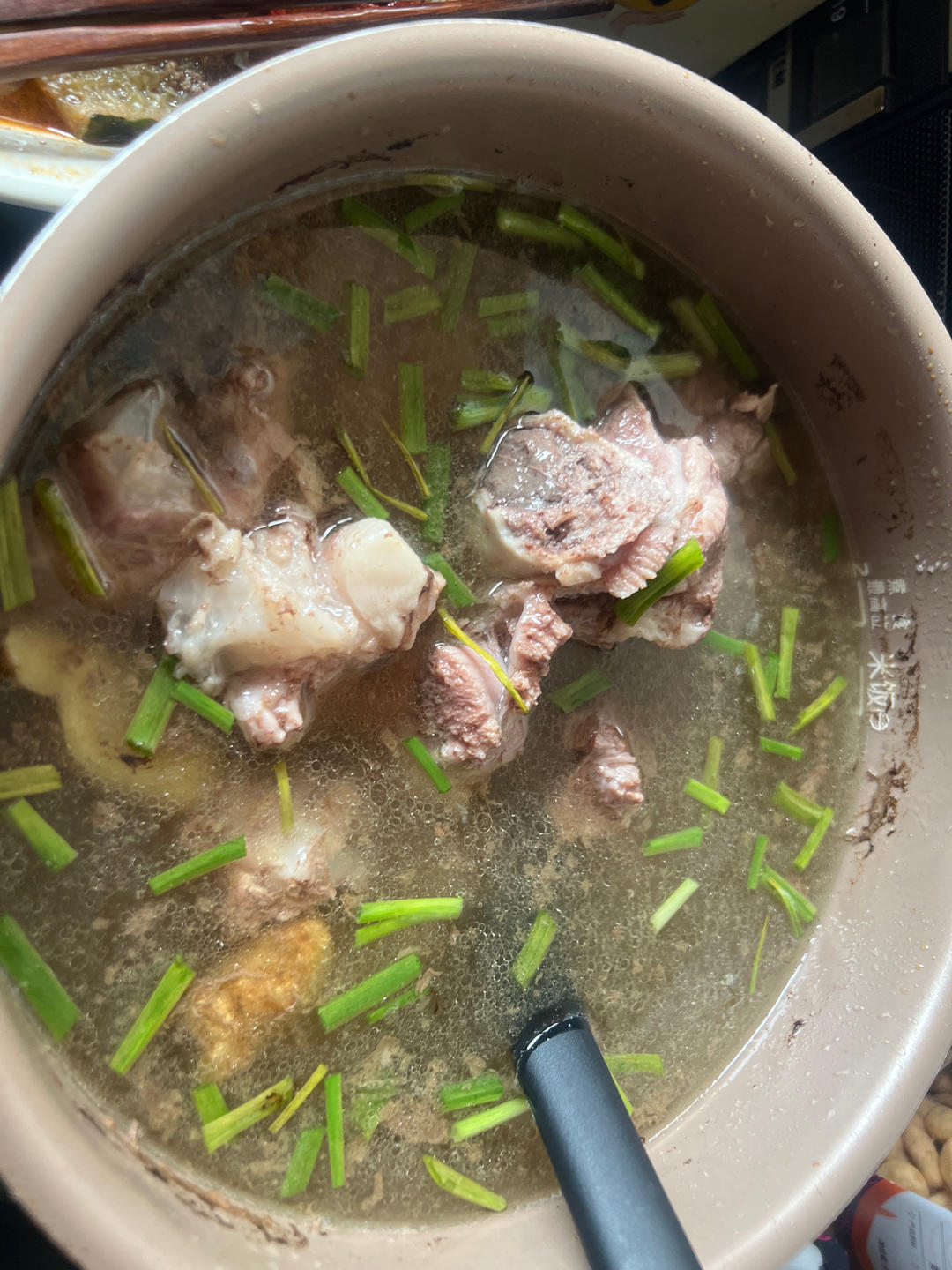 懒人炖筒骨汤