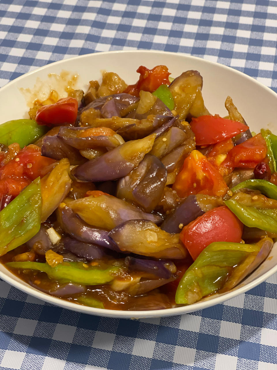 红烧茄子（佐西红柿尖椒）