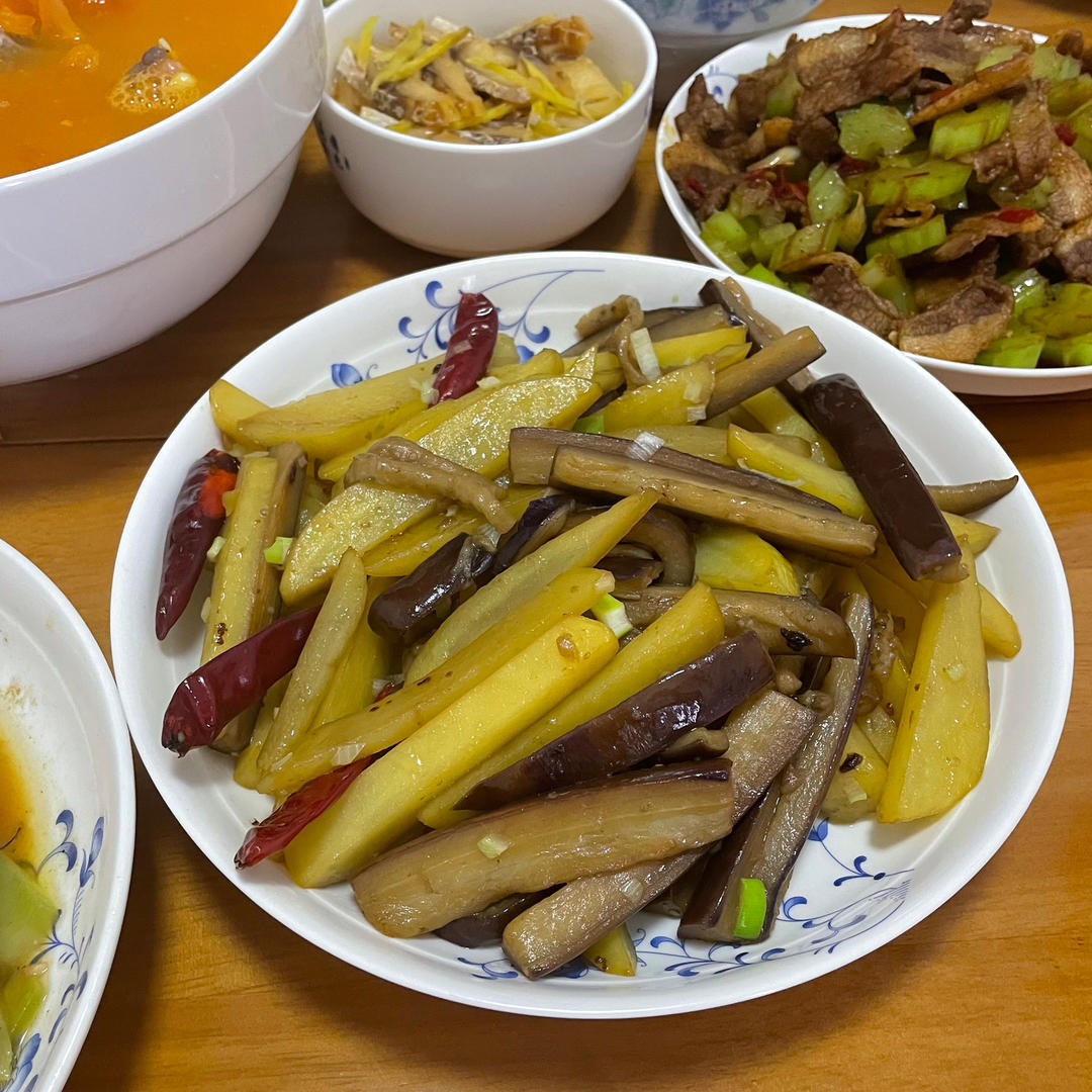 土豆炒茄条