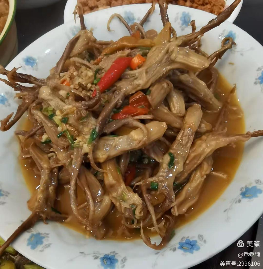 红烧鸭舌