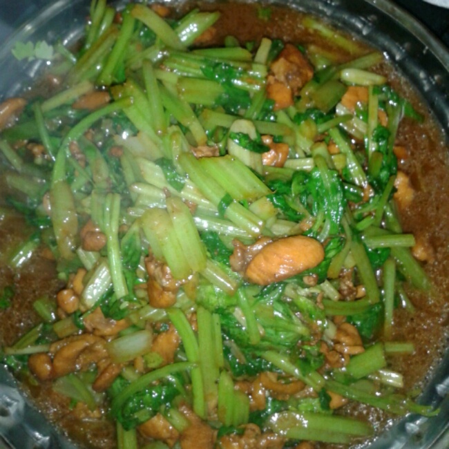 芹菜炒肉