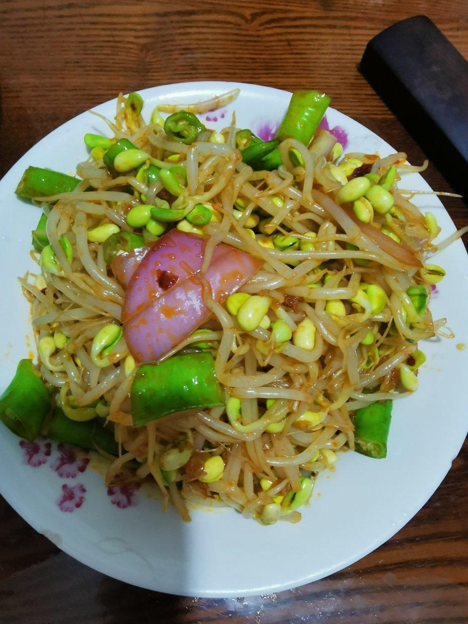 小嘎噶做的爽口凉拌豆芽菜——绝妙的早餐小凉菜