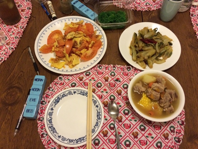 番茄土豆玉米排骨汤