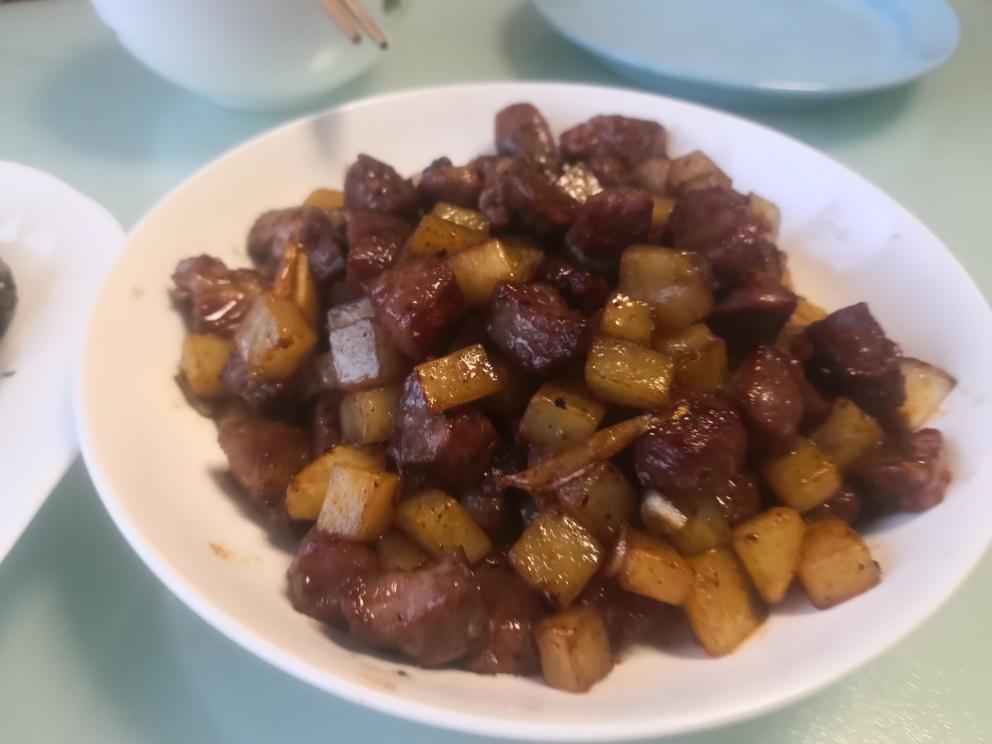 小炒黑椒梅花肉丁的做法