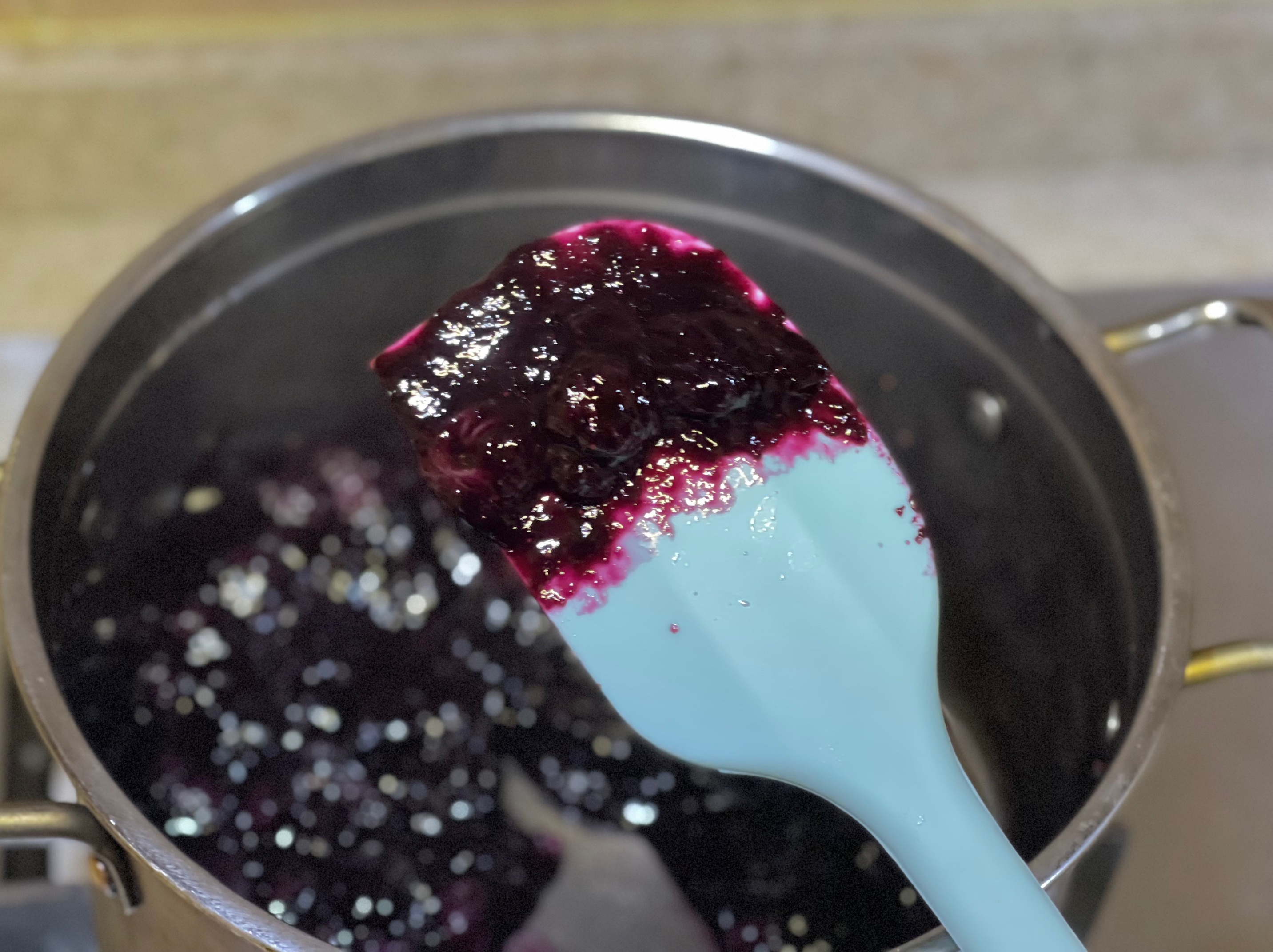蓝莓果酱只需三种材料的做法