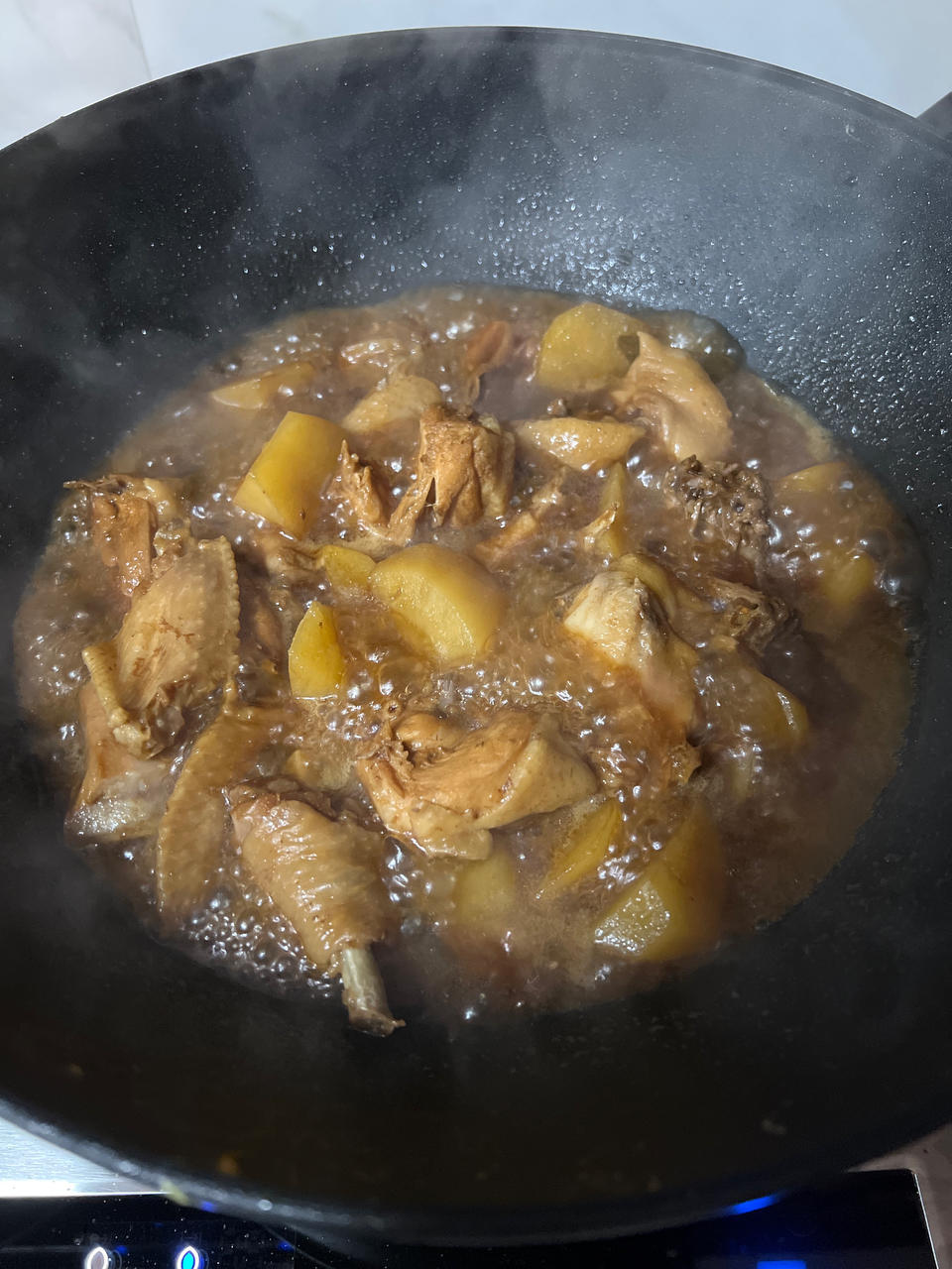 鸡翅根烧土豆好吃到爆