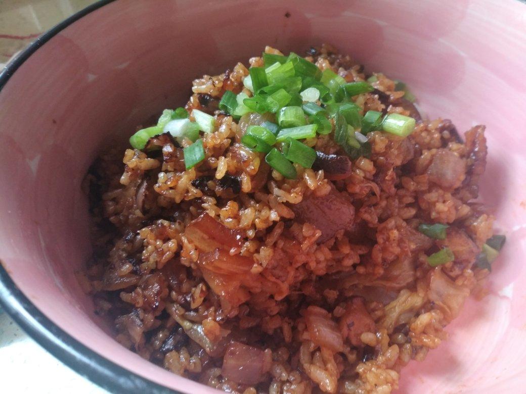 巨好吃的！香喷喷热腾腾的腊肉炒饭