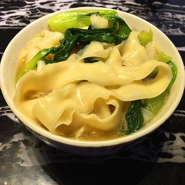 草様年华做的青菜汤面片儿