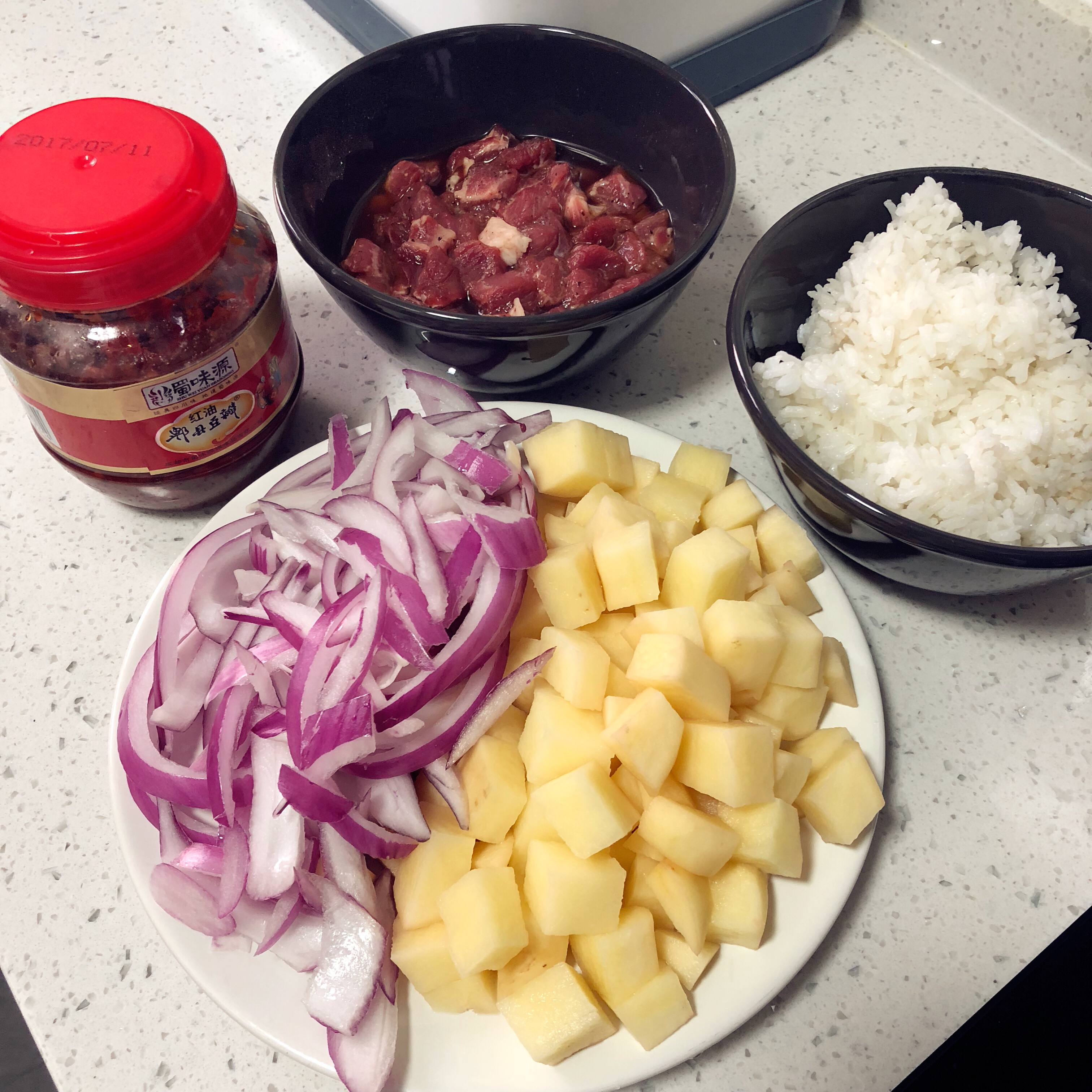 【简单好做】土豆牛肉烫饭的做法 步骤1