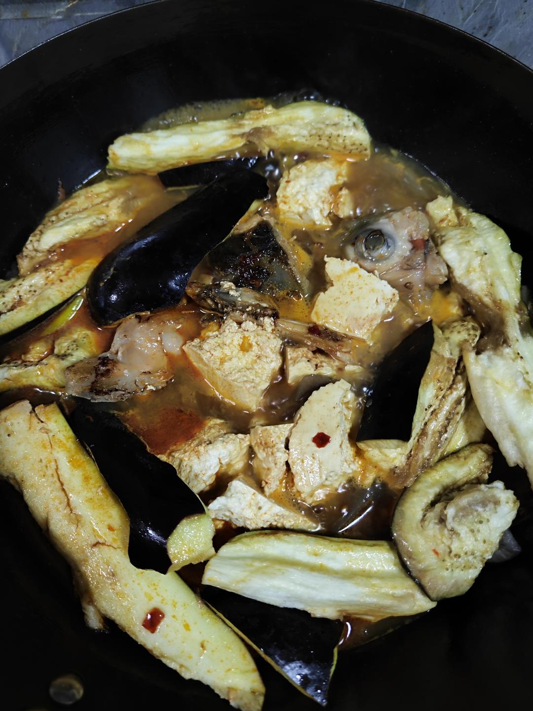 酱焖三文鱼头（拌饭绝配）