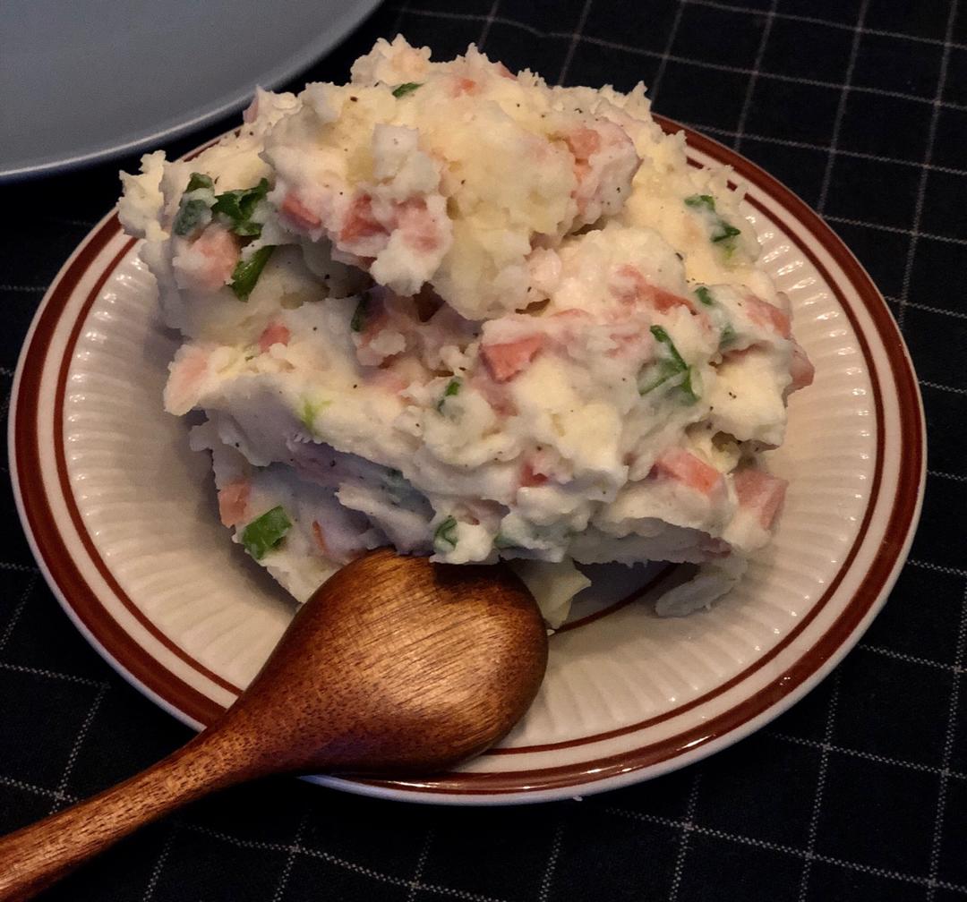 小土豆沙拉+洋葱蛋黄酱沙拉酱