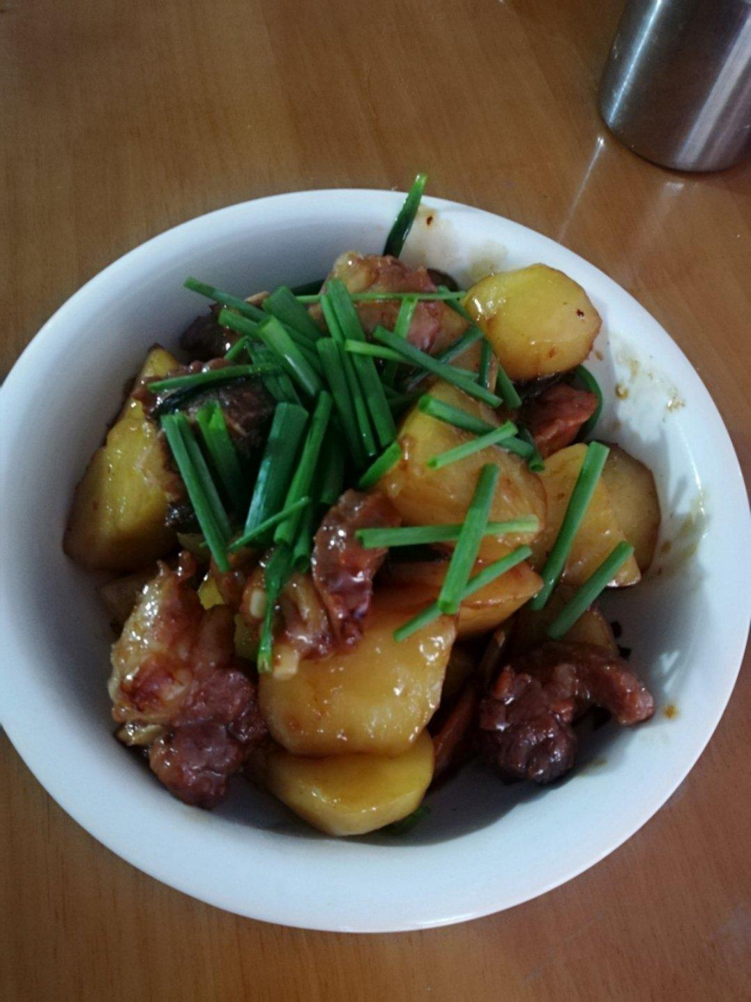 土豆烧排骨