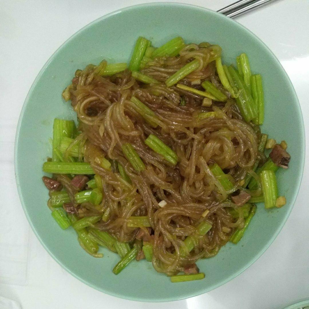 芹菜炒粉条