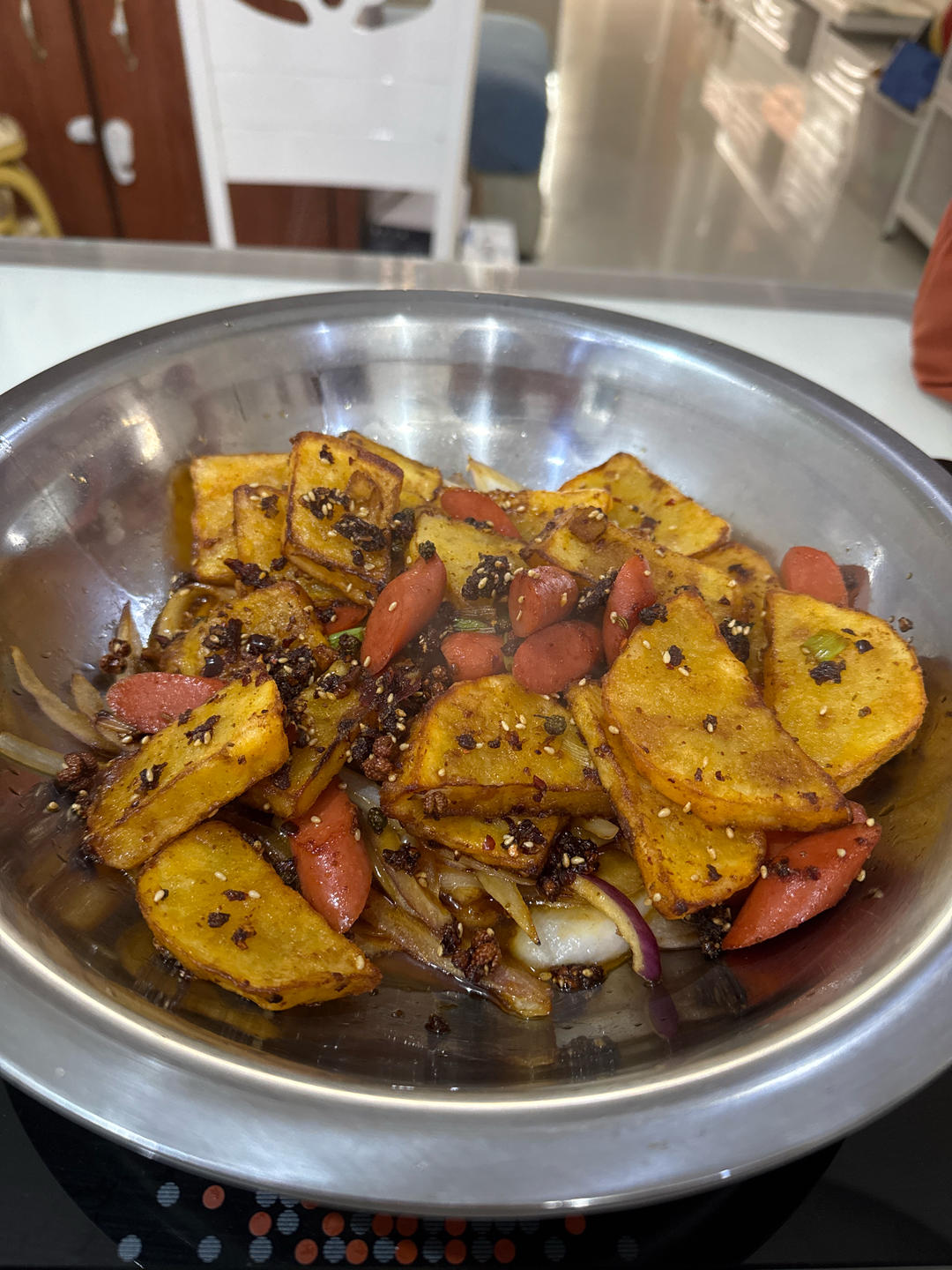边吃边流泪的「孜然土豆片」