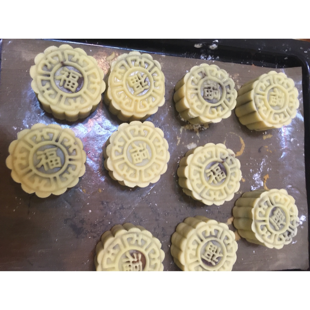 广式莲蓉（豆沙）蛋黄月饼（超详细步骤）