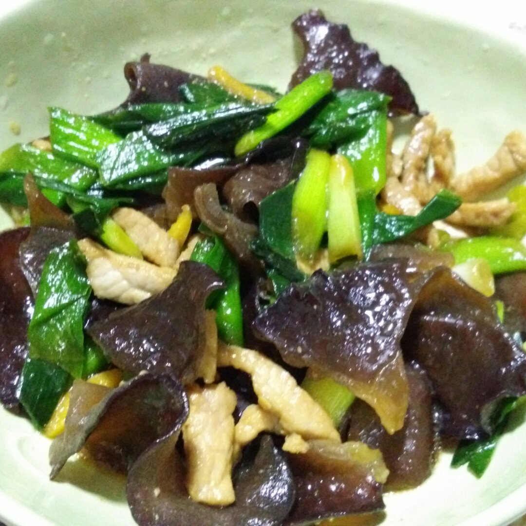 蒜苗炒肉丝