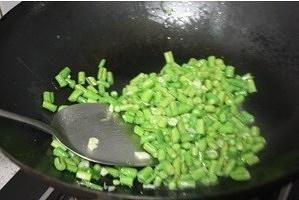 青椒豇豆碎的做法 步骤4