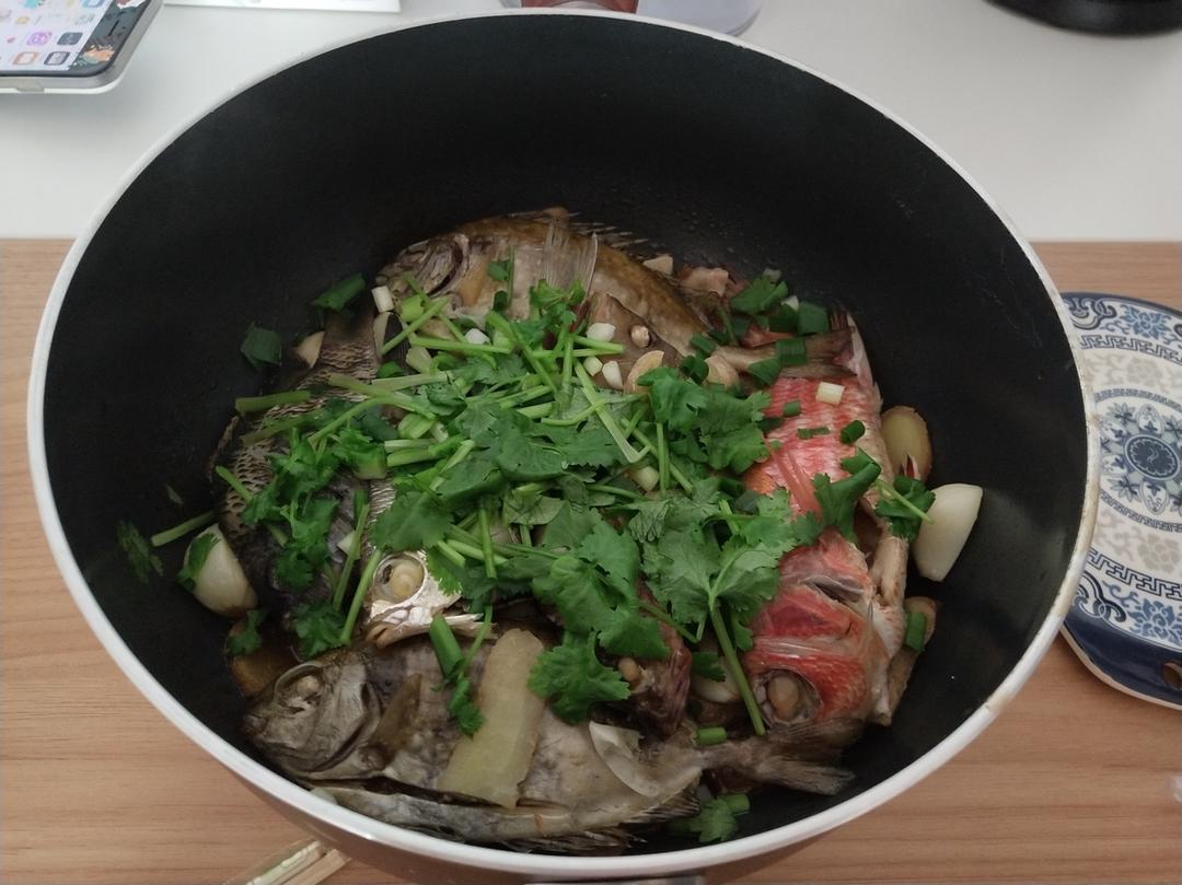 杂鱼煲