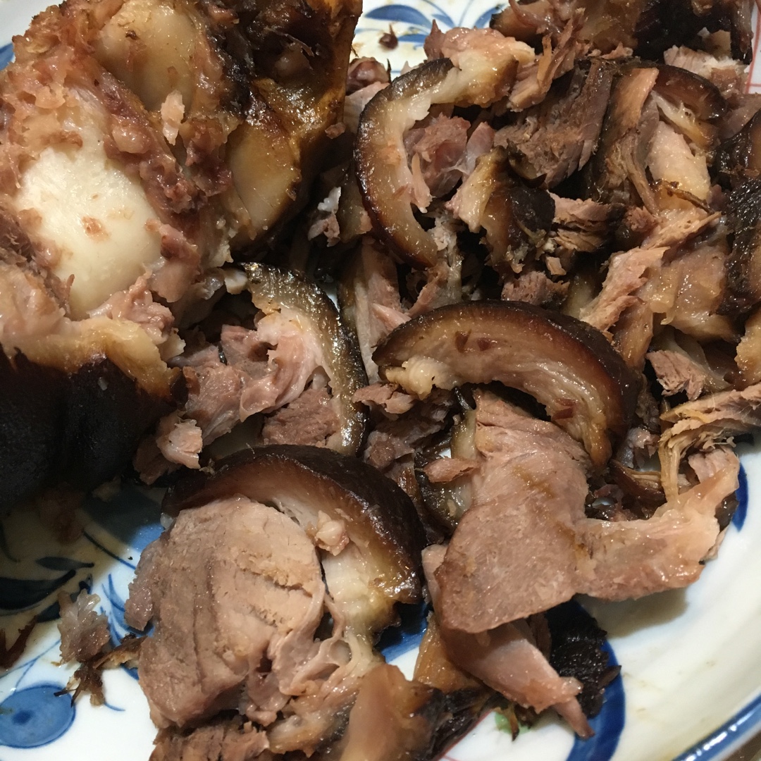 张小豆豆的酱肘子