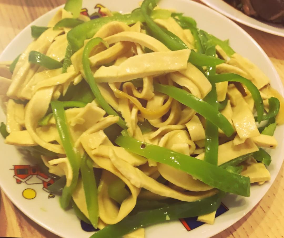 【快手菜】青椒百叶丝小炒