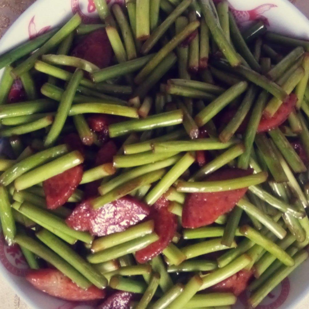 妈妈牌蒜薹炒肉