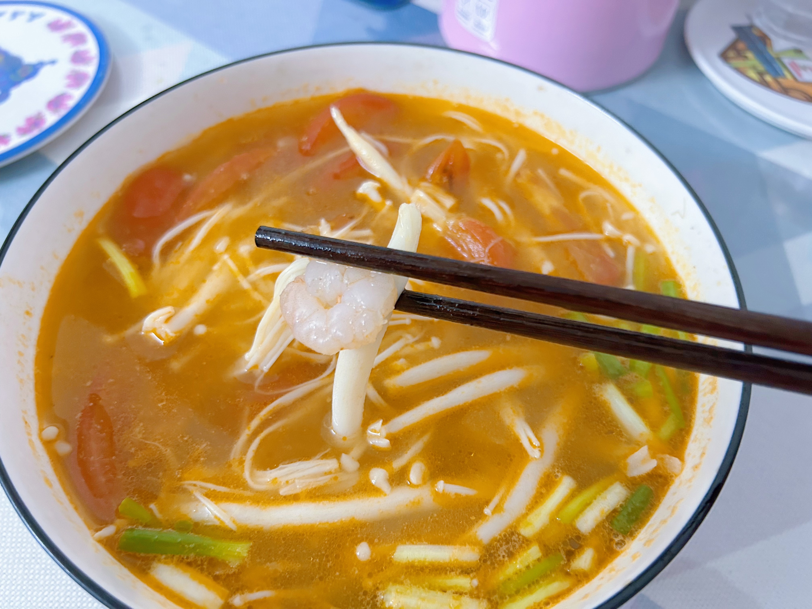 广东靓汤——酸甜开胃的番茄杂菇鲜虾汤的做法 步骤11